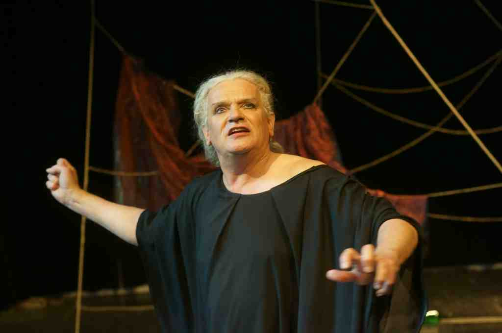 Georgette Dee auf der Bühne.